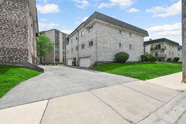 4011 W 97th Street 2N, Oak Lawn, IL 60453