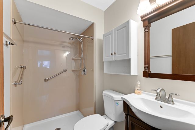 4011 W 97th Street 2N, Oak Lawn, IL 60453