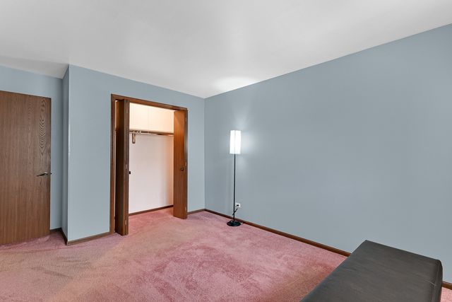 4011 W 97th Street 2N, Oak Lawn, IL 60453