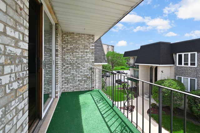 4011 W 97th Street 2N, Oak Lawn, IL 60453