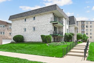 4011 W 97th Street 2N, Oak Lawn, IL 60453