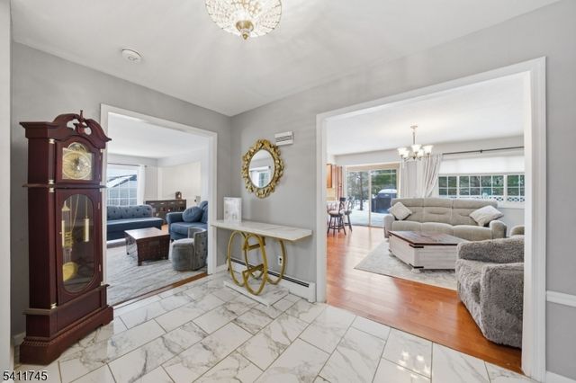 45 Knob Hill Rd, Washington Twp., NJ 07840