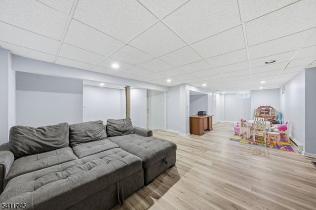 45 Knob Hill Rd, Washington Twp., NJ 07840