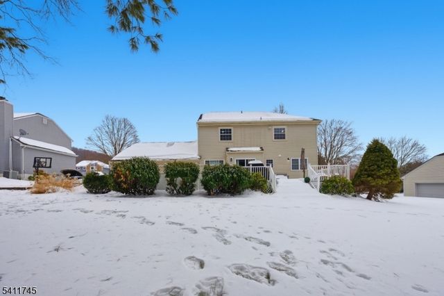 45 Knob Hill Rd, Washington Twp., NJ 07840