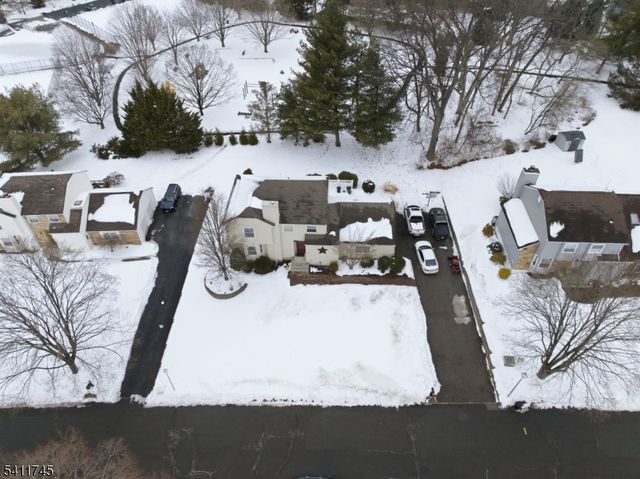 45 Knob Hill Rd, Washington Twp., NJ 07840