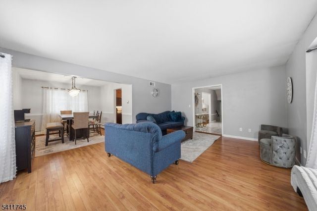 45 Knob Hill Rd, Washington Twp., NJ 07840