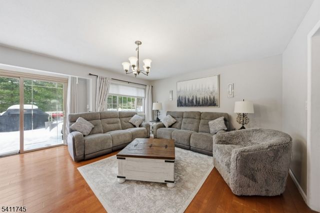 45 Knob Hill Rd, Washington Twp., NJ 07840