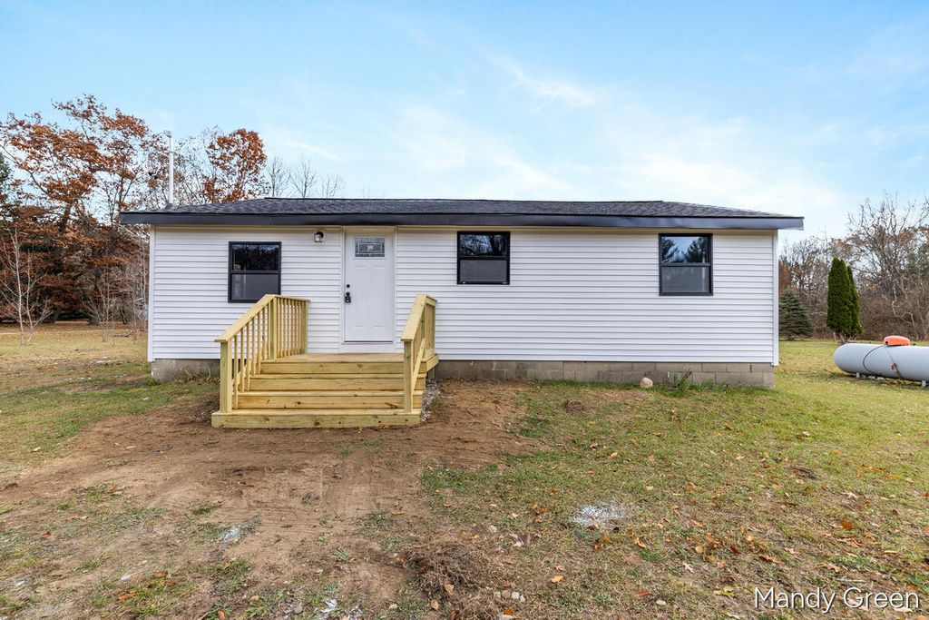 1086 Kathleen Drive, Stanton, MI 48888