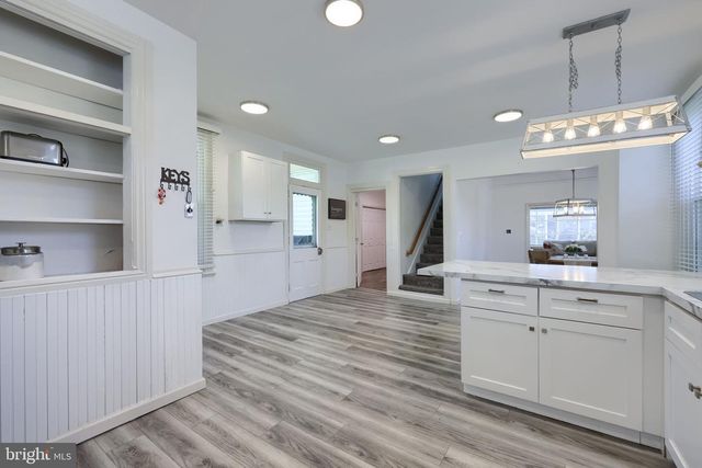 149 W BROAD ST, Salunga, PA 17538