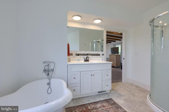 149 W BROAD ST, Salunga, PA 17538
