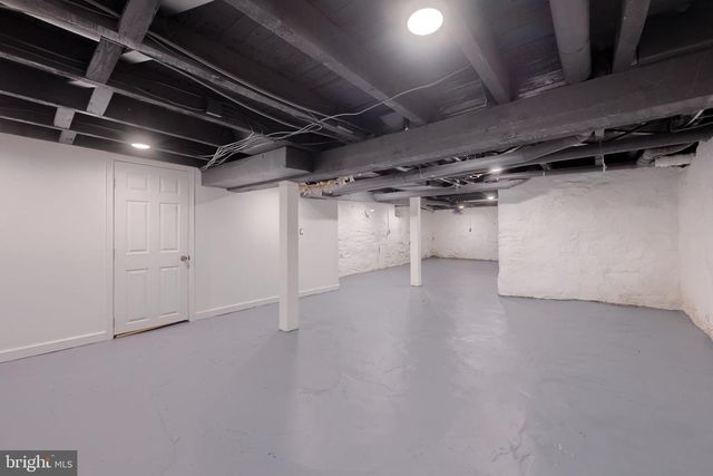 149 W BROAD ST, Salunga, PA 17538