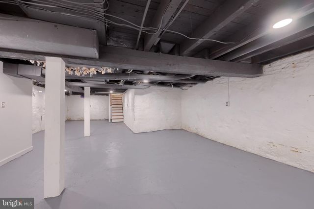 149 W BROAD ST, Salunga, PA 17538