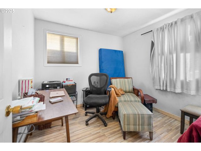 945 Ne COMMERCIAL St, Waldport, OR 97394