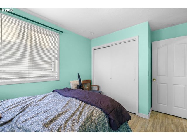 945 Ne COMMERCIAL St, Waldport, OR 97394