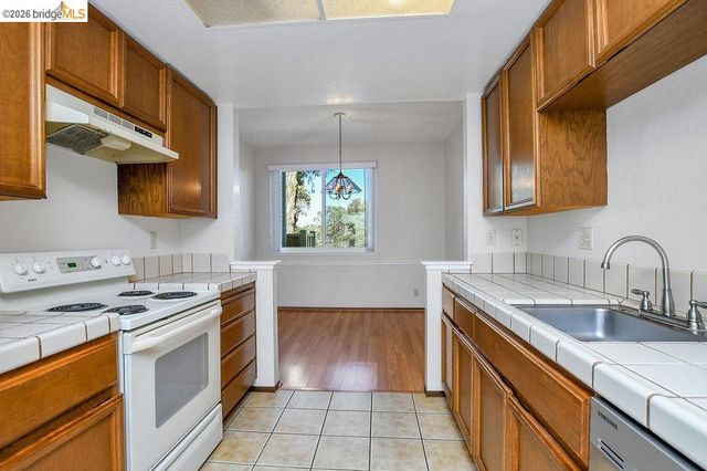 2776 East Ct, Richmond, CA 94806