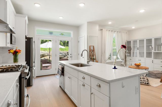 352 O'Brien Farm Road, South Burlington, VT 05403