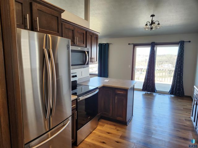 1209 N Archer Ave Avenue, Sioux Falls, SD 57103