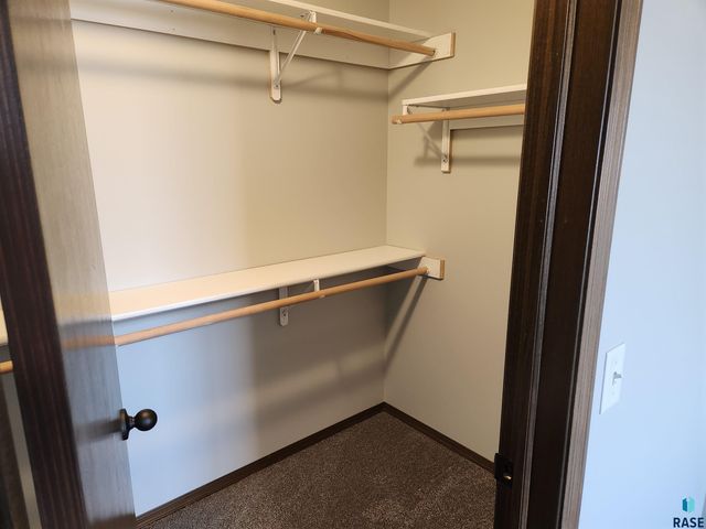 1209 N Archer Ave Avenue, Sioux Falls, SD 57103