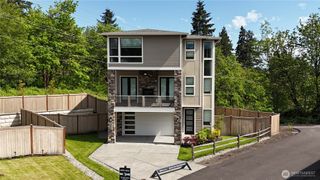 3853 95th Avenue E, Edgewood, WA 98371