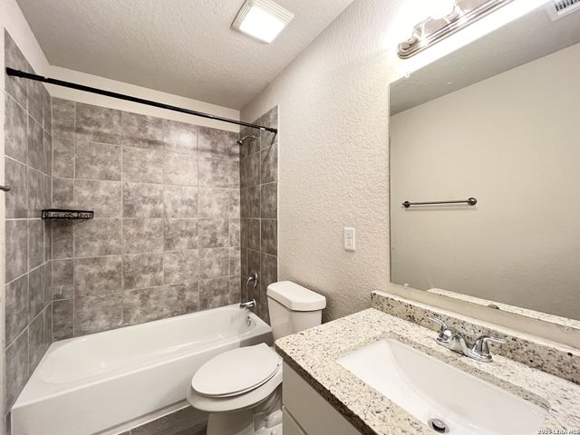 7822 Savannah Brooks, Live Oak, TX 78233