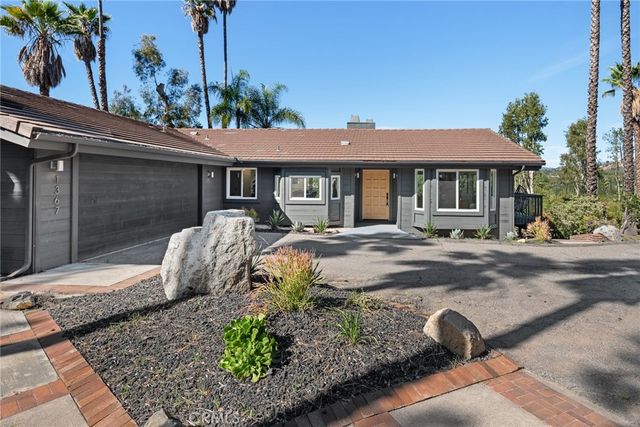 1367 Teepee Drive, Escondido, CA 92027