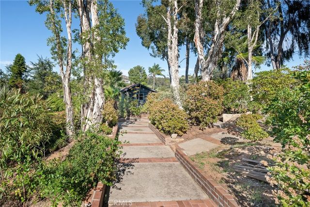 1367 Teepee Drive, Escondido, CA 92027
