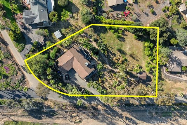 1367 Teepee Drive, Escondido, CA 92027