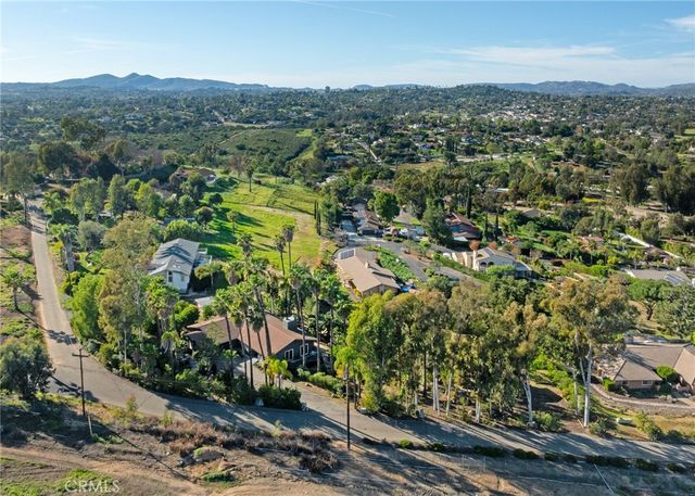 1367 Teepee Drive, Escondido, CA 92027