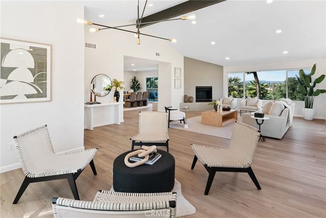 1367 Teepee Drive, Escondido, CA 92027