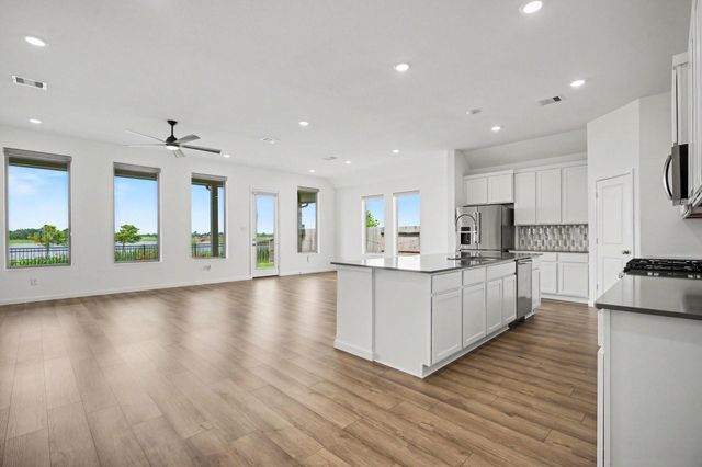 2105 Toyhill Falls Lane, League City, TX 77573