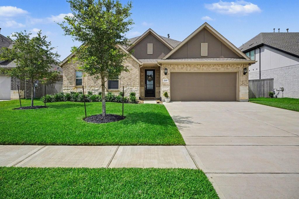 2105 Toyhill Falls Lane, League City, TX 77573