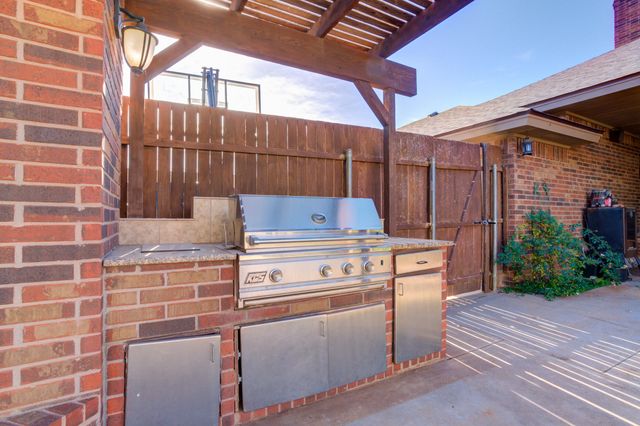 9203 Grover Avenue, Lubbock, TX 79424