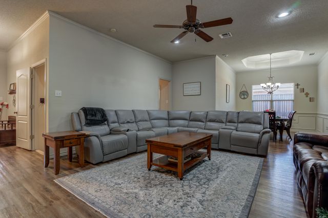 9203 Grover Avenue, Lubbock, TX 79424