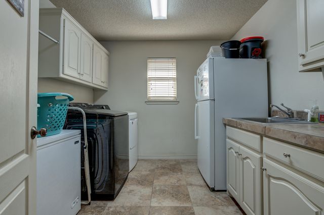 9203 Grover Avenue, Lubbock, TX 79424