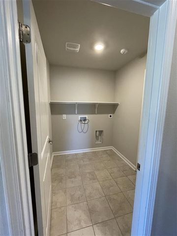 920 Saint James Dr Drive, Lake Charles, LA 70611