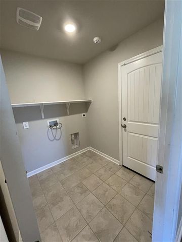 920 Saint James Dr Drive, Lake Charles, LA 70611