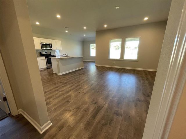 920 Saint James Dr Drive, Lake Charles, LA 70611