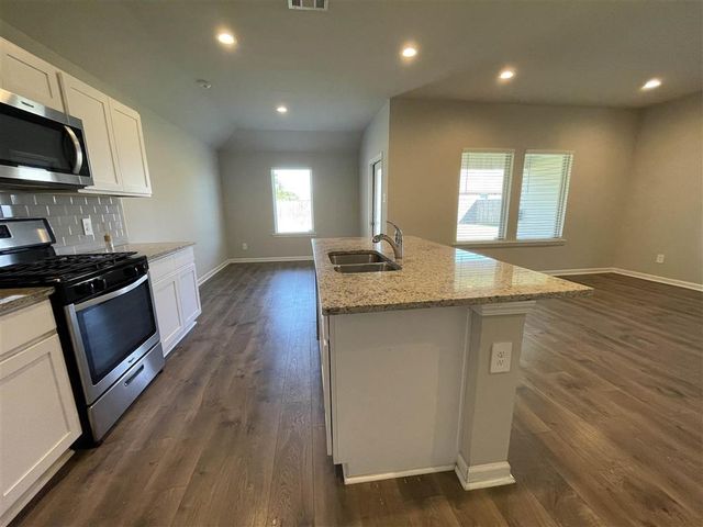 920 Saint James Dr Drive, Lake Charles, LA 70611