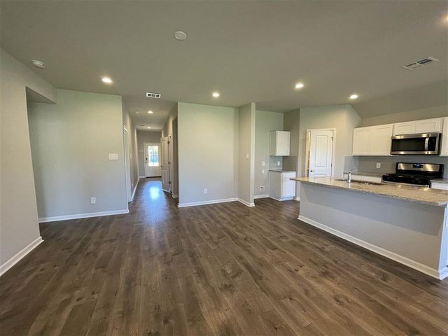 920 Saint James Dr Drive, Lake Charles, LA 70611