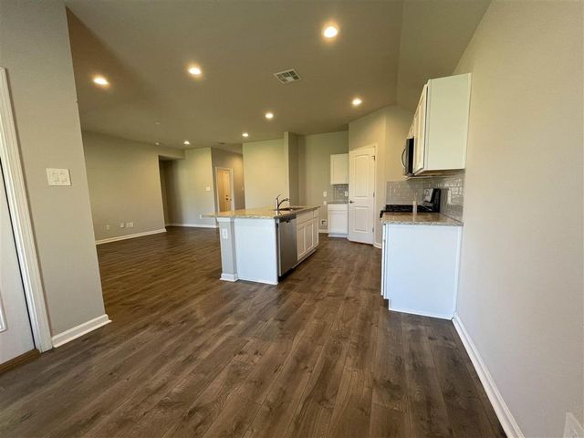 920 Saint James Dr Drive, Lake Charles, LA 70611