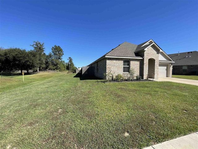 920 Saint James Dr Drive, Lake Charles, LA 70611