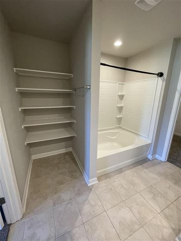 920 Saint James Dr Drive, Lake Charles, LA 70611