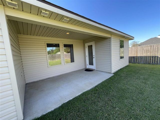 920 Saint James Dr Drive, Lake Charles, LA 70611