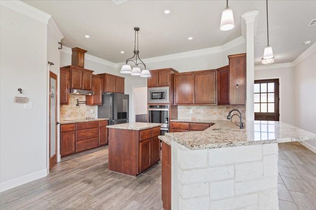 1066 Vista DR, Salado, TX 76571