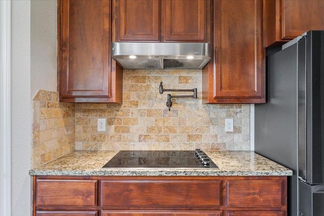 1066 Vista DR, Salado, TX 76571