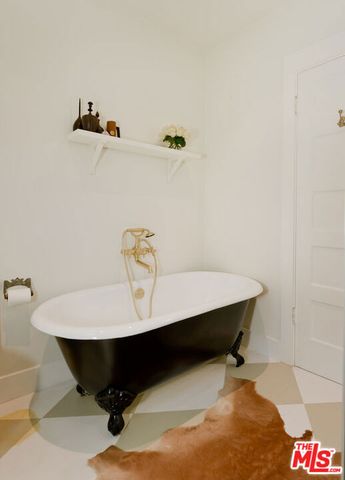 9052 Harland Avenue, West Hollywood, CA 90069