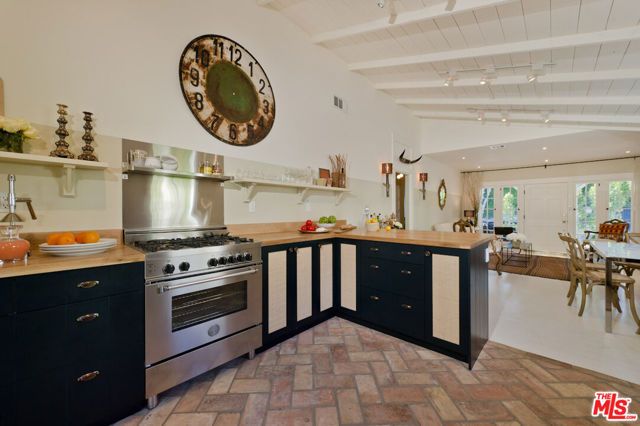 9052 Harland Avenue, West Hollywood, CA 90069