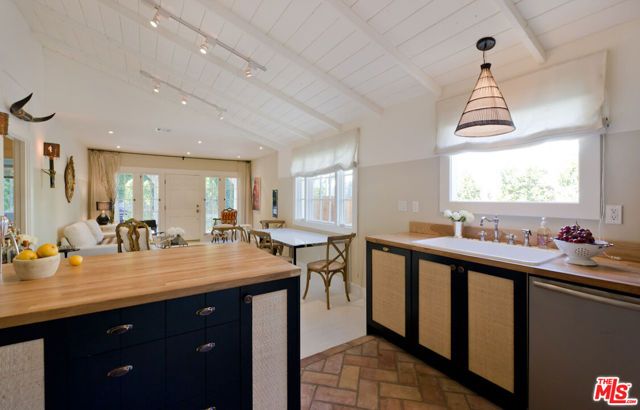 9052 Harland Avenue, West Hollywood, CA 90069