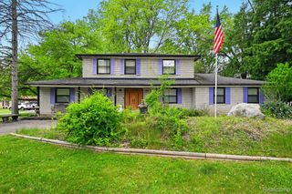 25226 Ingleside Drive, Southfield, MI 48033