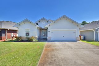 2066 Fountainview Drive, Navarre, FL 32566